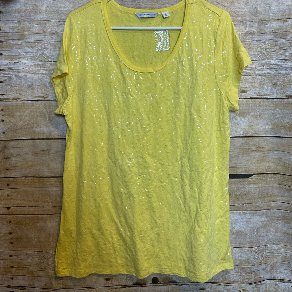 NWOT Isaac Mizrahi live sequin t-shirt 🛍